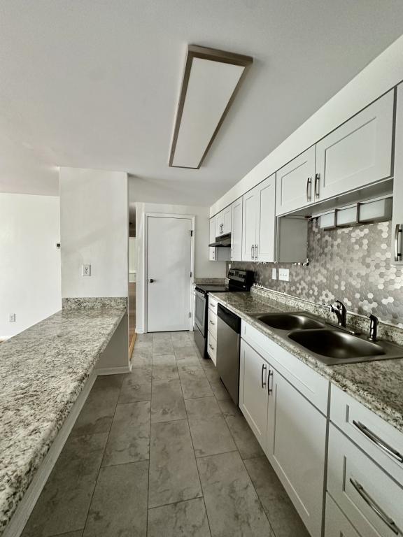 Building Photo - 1645 Arlyn Cir