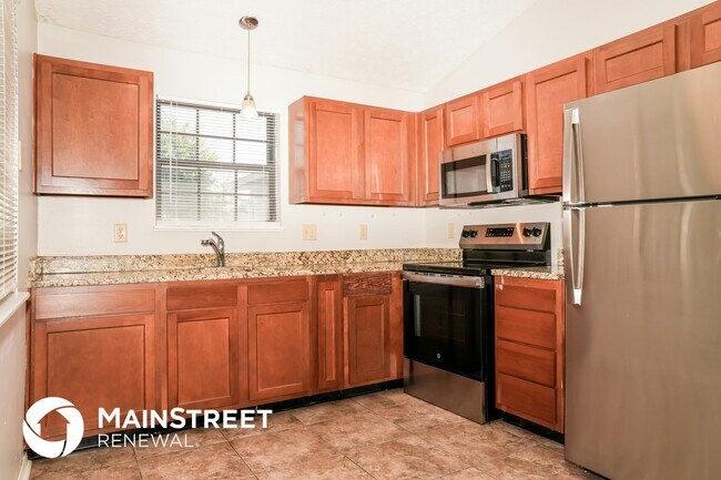 Foto del edificio - 4002 Harmony Dr