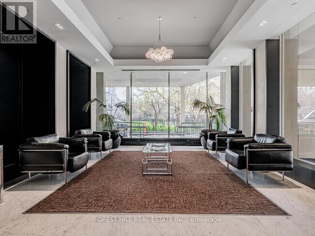 Photo du bâtiment - 131 Bloor St W