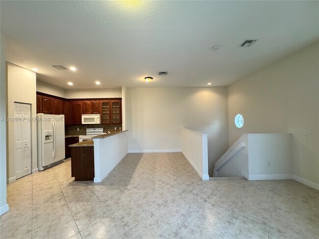 Foto del edificio - 5819 Hampton Hills Blvd