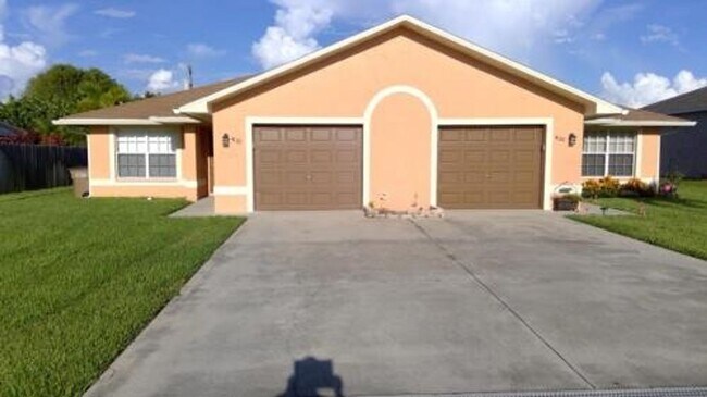 Foto del edificio - 4120-4122 SW 7th Pl