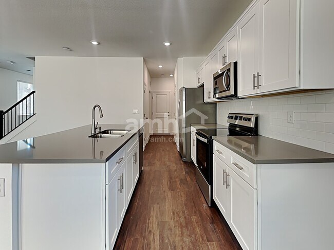 Building Photo - 8926 Tiger Tooth Ave