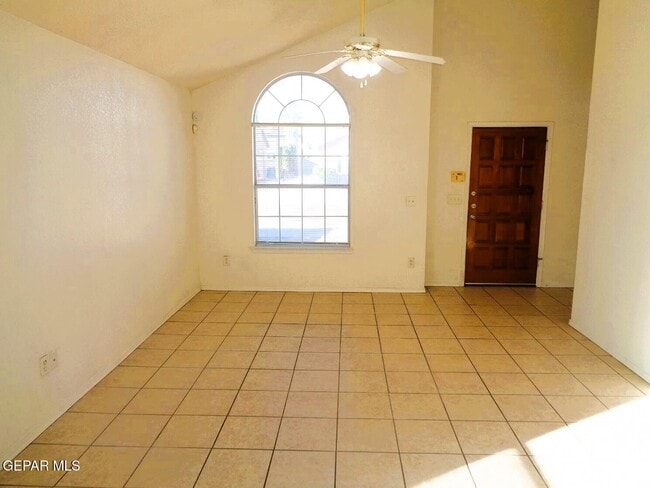 Foto del edificio - 12529 Tierra Norte Rd