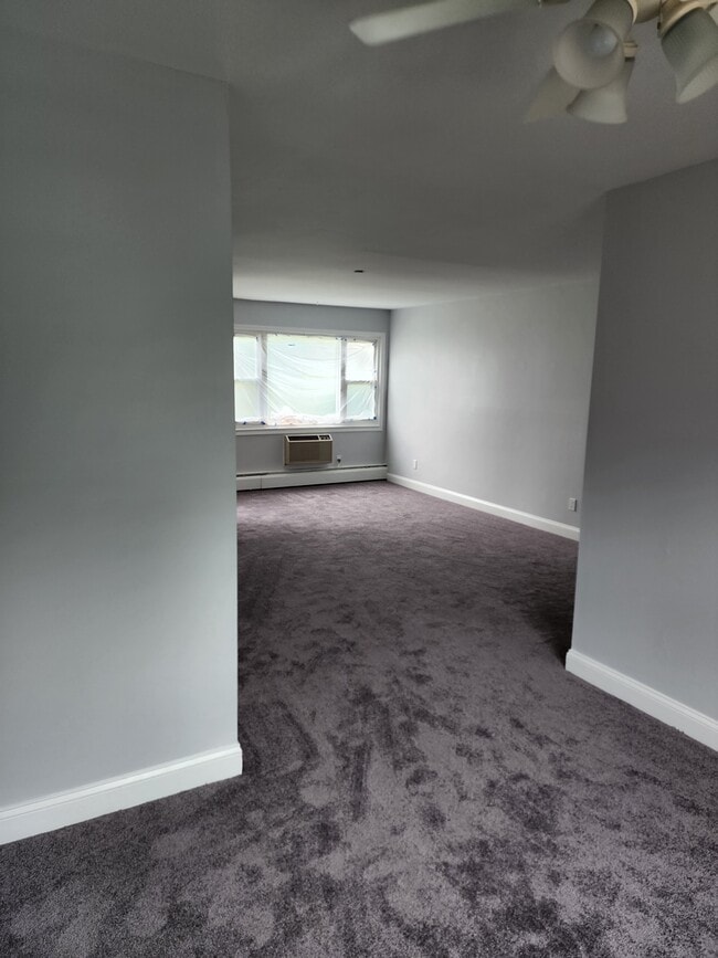 Dining area to living room view. - 87 Roseland Ave