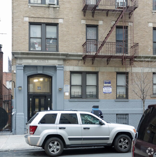 Building Photo - 66 E 190th St