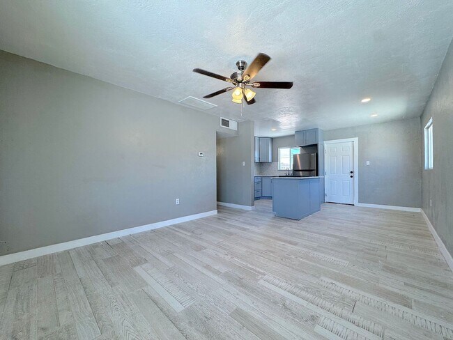 Foto del edificio - Northeast El Paso 3 Bed Refrig A/C All Tile Flooring!