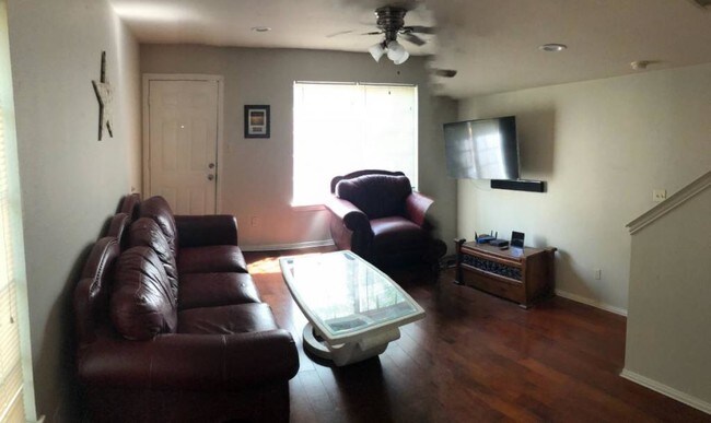 Foto del edificio - 1909 May St (ROOMMATE ONLY)