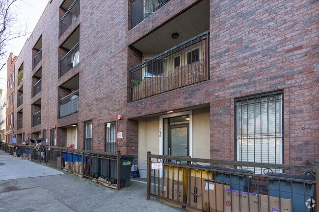 Entrada - 198-206 21st St