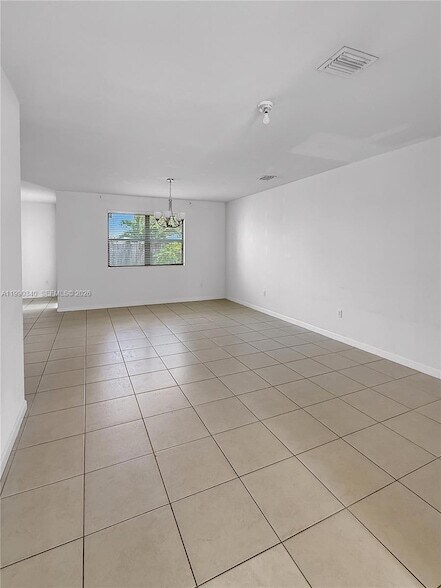 Foto del edificio - 709 SE 35 Ave