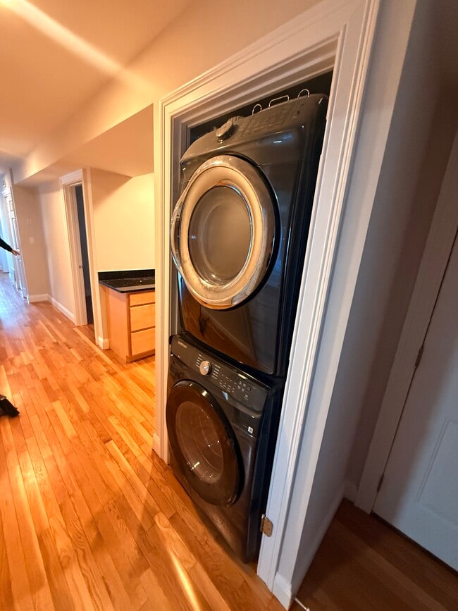 Building Photo - 135 Calumet St