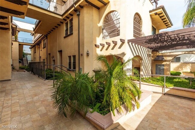Foto del edificio - 3 br, 3 bath House - 347 Milford St Unit 302
