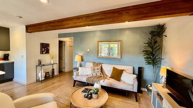 Building Photo - 106 Stanford Way