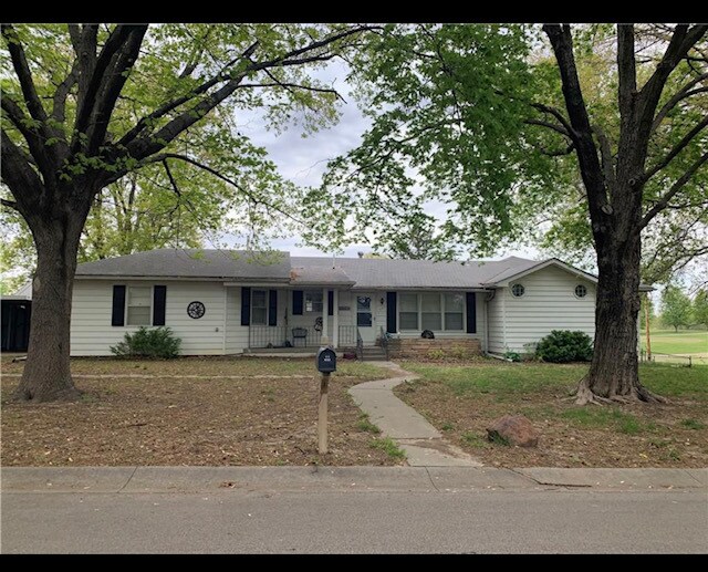 Primary Photo - 125 Woodland Rd