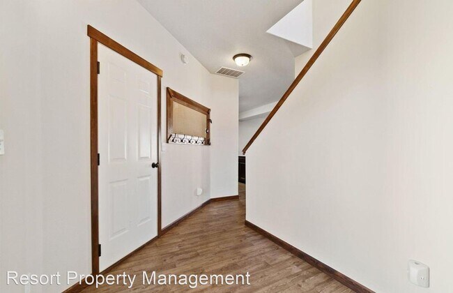 Building Photo - 4 br, 2.5 bath House - 12467 W Moorfield Ave