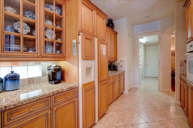 Building Photo - 10891 Northgreen Dr