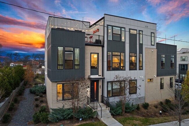 Foto del edificio - 2702 Delaware Ave