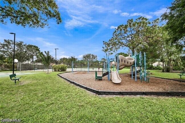 Foto del edificio - 6545 Chestnut Cir