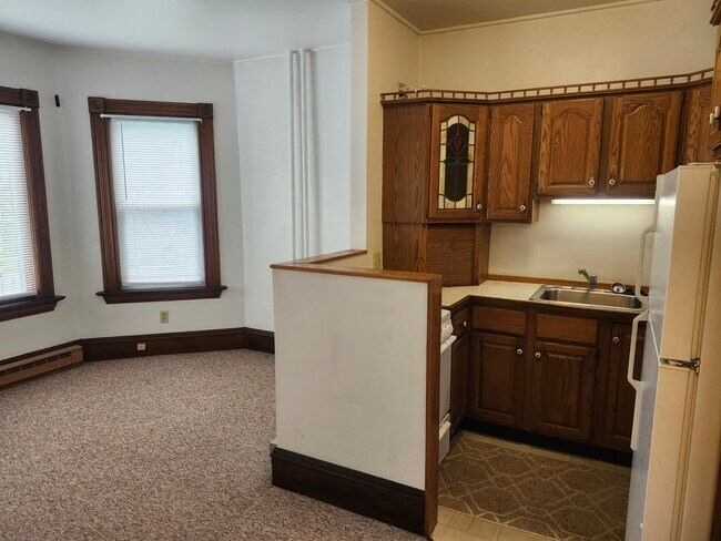 Kitchen - 130 Loomis St