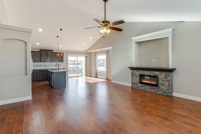 Building Photo - Need lots of storage?  CHECK OUT THIS 2 BE...