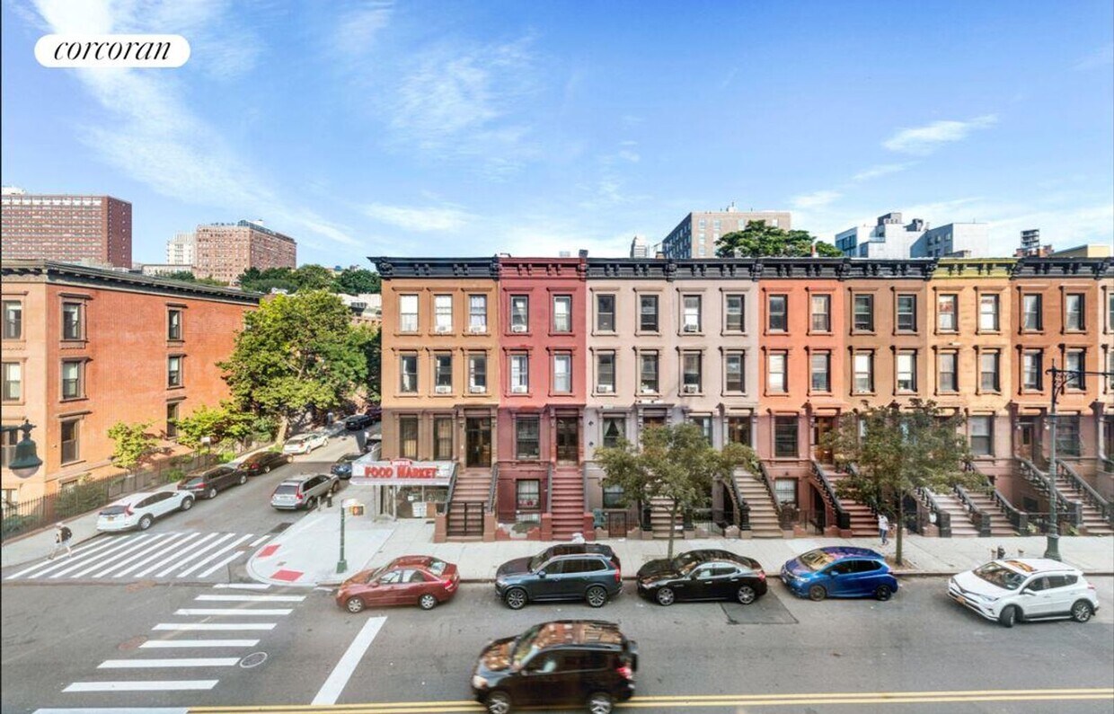Primary Photo - 510 Manhattan Ave