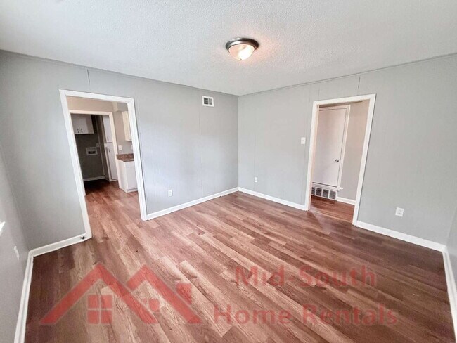 Foto del edificio - 4627 Crystal Springs Dr