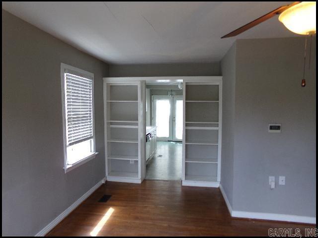 Foto del edificio - 5919 Woodlawn Dr