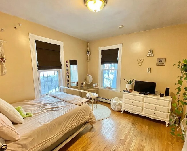 Building Photo - 6 Eldora St