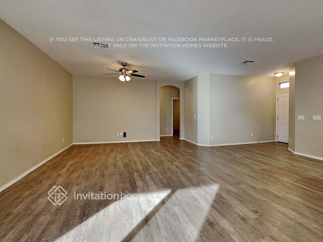 Foto del edificio - 16545 W Madison St