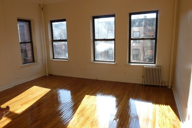 Building Photo - 551 W 148th St