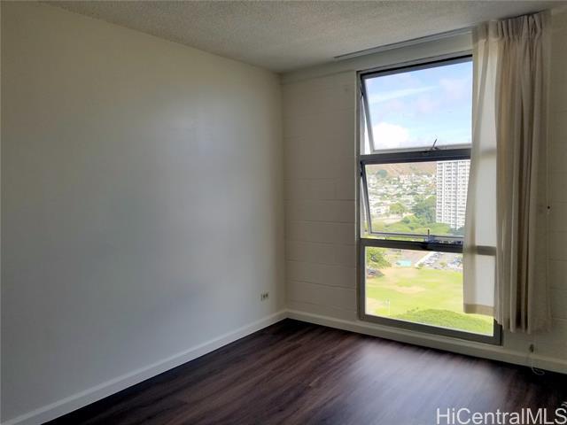 Building Photo - 1425 Liliha St