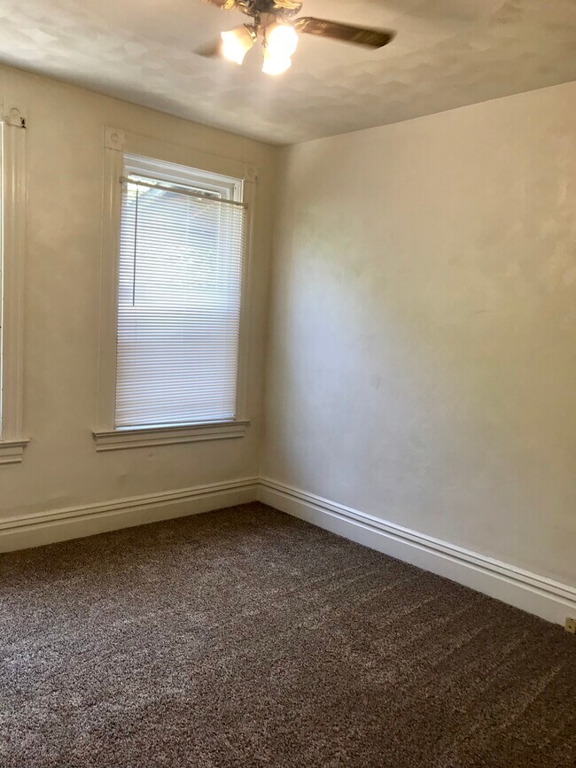 Foto del edificio - 674 Middle Ave