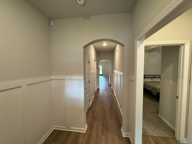 Building Photo - 209 Saddle St