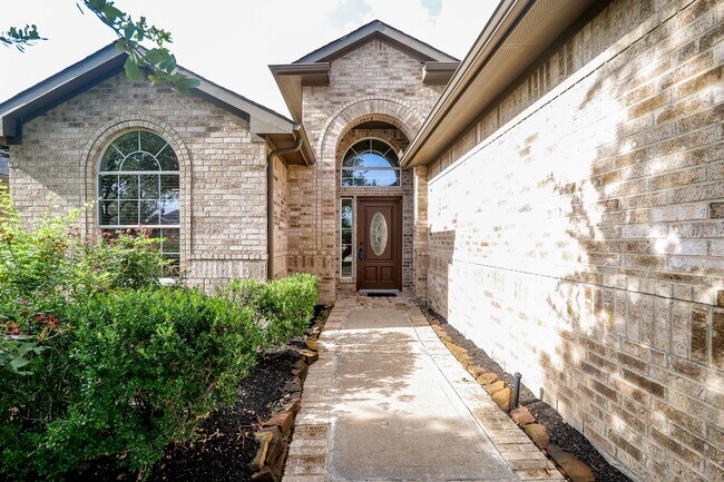 Building Photo - 20127 Jasper Oaks Dr