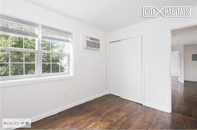 Foto del edificio - 55 Covert St