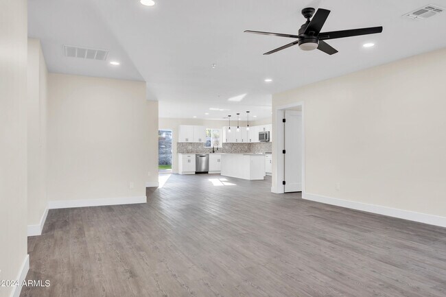 Foto del edificio - 2828 N 71st Pl