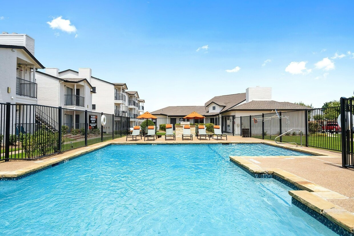 Tides on Westcreek Apartments in Fort Worth, TX