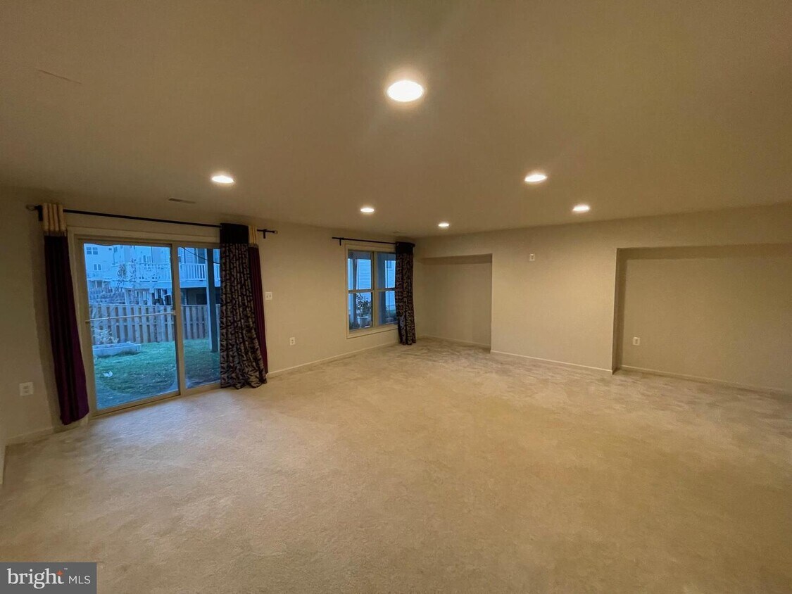 42561 Mantua Square, Ashburn, VA 20148 Townhouse for Rent in Ashburn