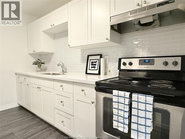 Building Photo - 20 Bradmon Dr