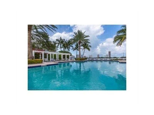 Foto del edificio - 3255 NE 184th St