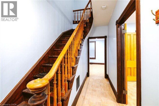 Photo du bâtiment - 41 Park Hill Rd E