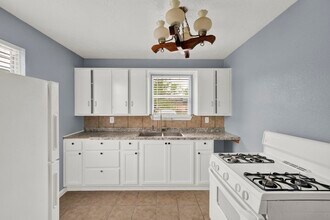 Building Photo - 1009 Witter St