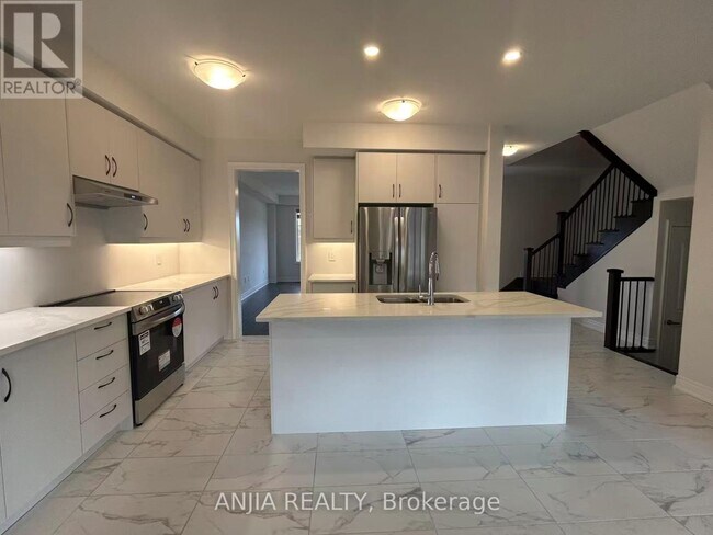 Photo du bâtiment - 13 Albert Newell Dr