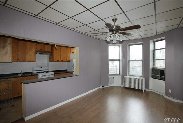 Building Photo - 64-37 68th Ave