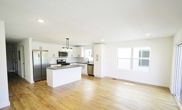 Foto del edificio - 736 Seaport Dr.