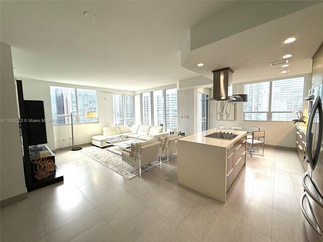 Foto del edificio - 801 Brickell Key Blvd
