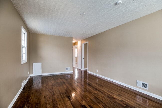 Building Photo - 3509 Redick Ave