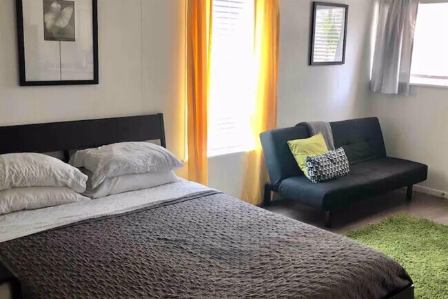 Foto del edificio - 5909 Bolm Rd