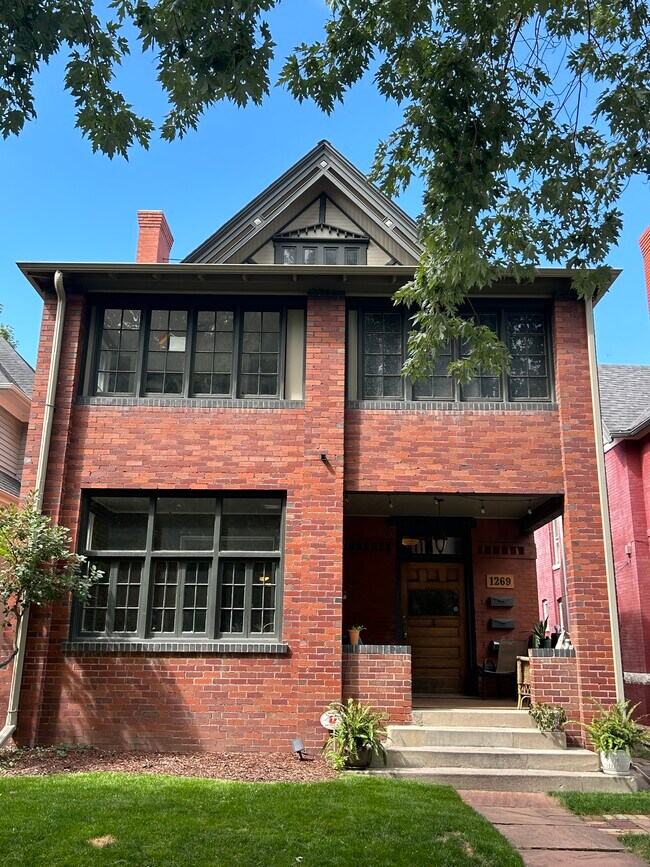 Building Photo - 1269 Vine St