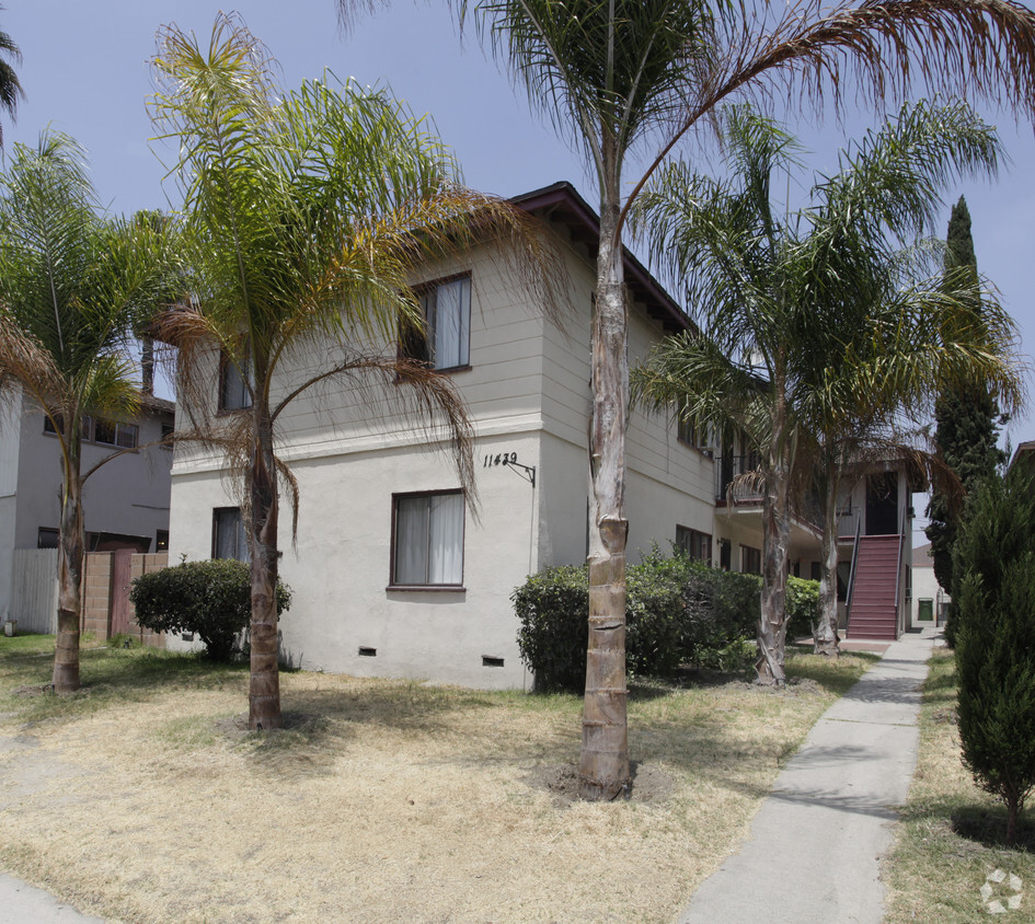 Primary Photo - 11439 Sherman Way
