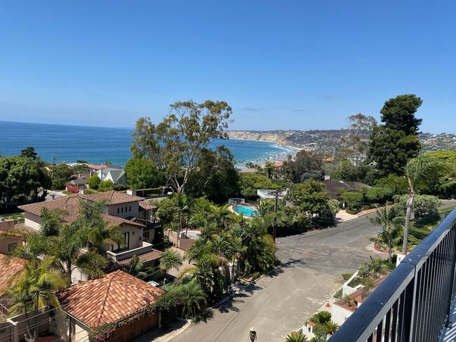 Building Photo - Gorgeous luxury flat with ocean view in La Jolla. Gustavo Lopez